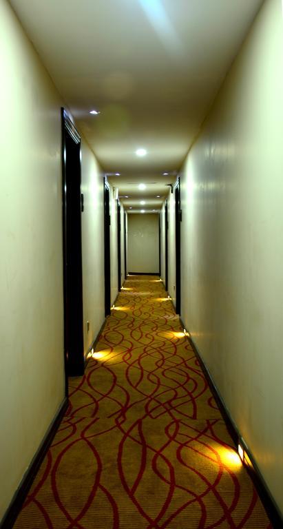 Pearl City Hotel Colombo Esterno foto